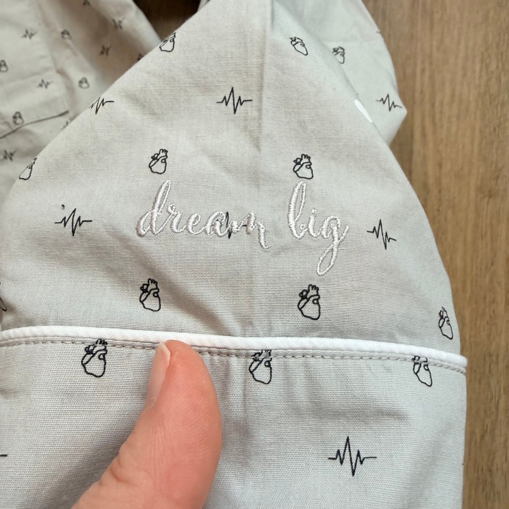 FIGS Womens Gray Heart EKG Print Cotton Pajama Top Shirt Medium - Picture 4 of 6